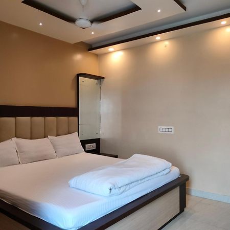 Hotel Binapani Deluxe 1 Тарапит Экстерьер фото
